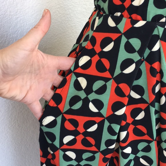 NWT Lularoe XS Madison skirt W/ pockets - Picture 3 of 6